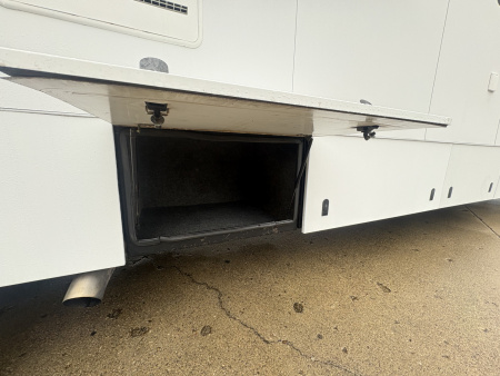 New 2001 Renegade 16' Toterhome