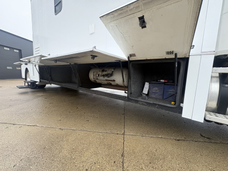 New 2001 Renegade 16' Toterhome