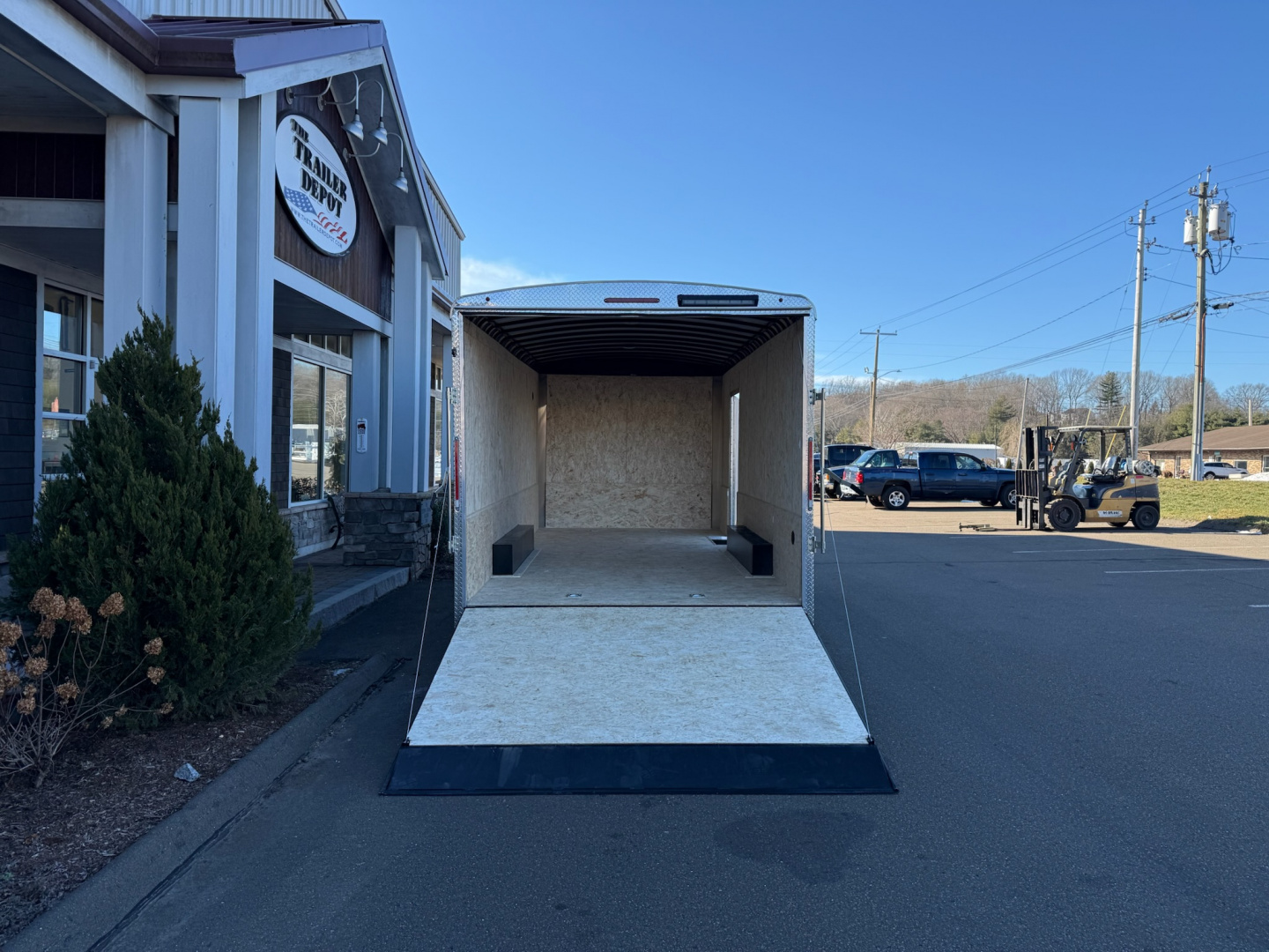 New Pace American 8'6" x 18' Enclosed Landscape Trailer 9.9K