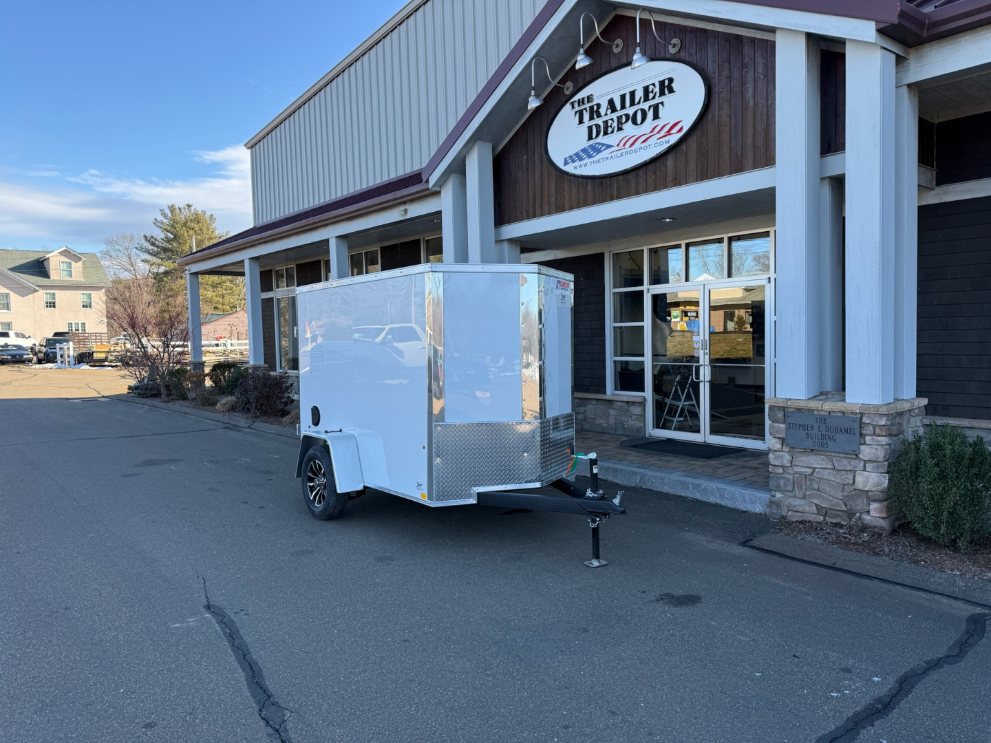 New PACE AMERICAN 5′ X 8′ + V-NOSE ENCLOSED CARGO TRAILER WITH CARGO DOOR 2.9K