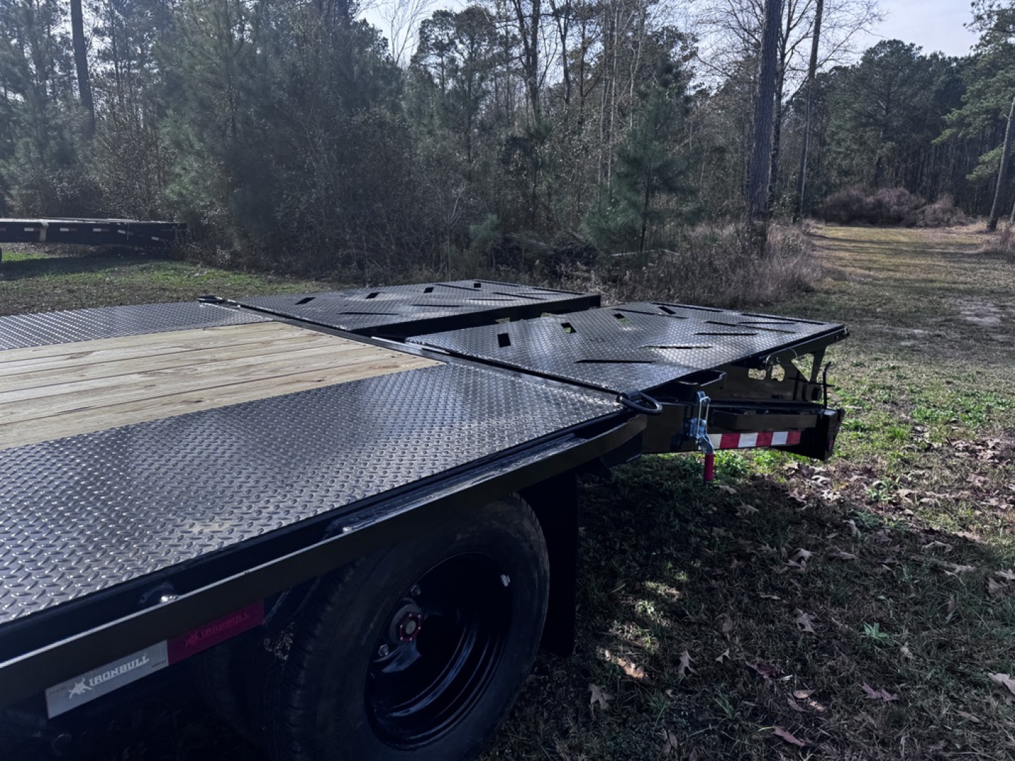New 2026 Iron Bull FLG 102"X25', 2-10K AXLES Deckover Trailer