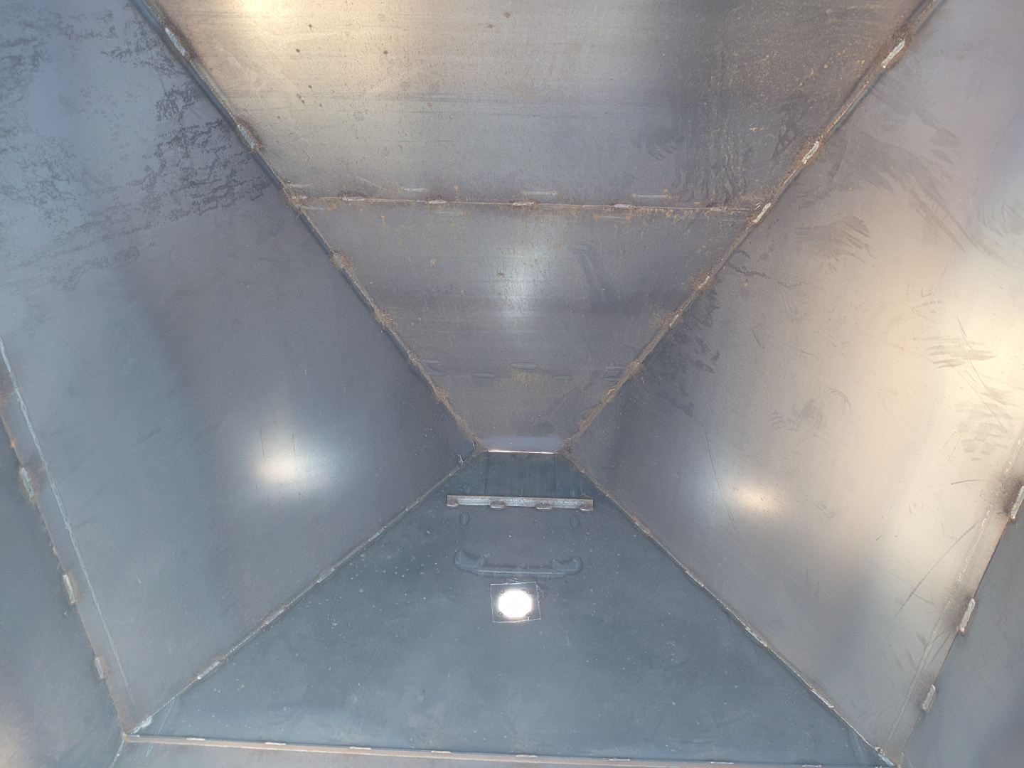 New 2026 DY-Klass 5000 LB Mobile Grain Bin