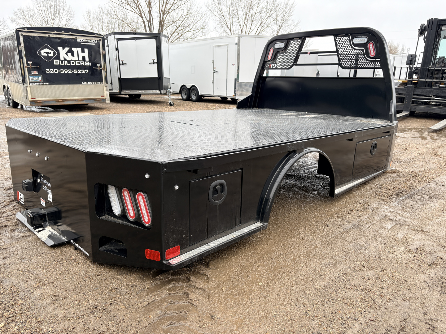 New 2026 PJ TRAILERS GS 94” X 136" SKIRTED TRUCK BED