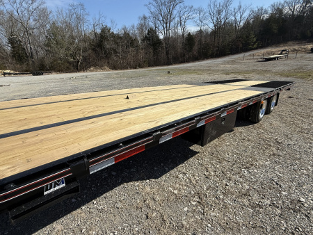 New 2026 Diamond C FMAX 212 Flatbed 32’ Trailer, HYD DOVETAIL, HYD JACKS, 17.5 WHEELS, ALUMINUM OUTER WHEELS