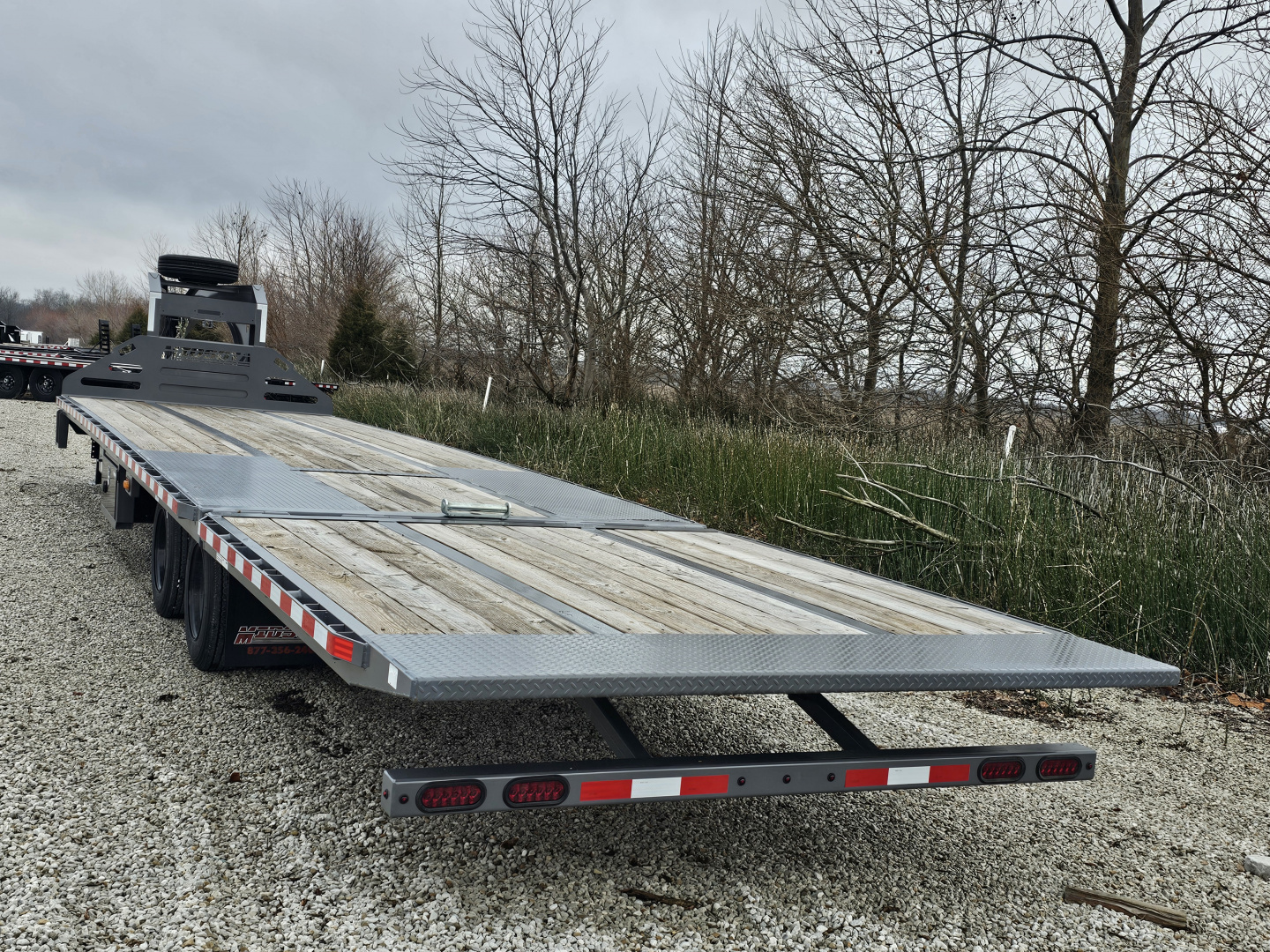New 2025 MIDSOTA FB36GN 102" x 36 (26+10) 25.9K Hydraulic Beavertail Deckover Trailer