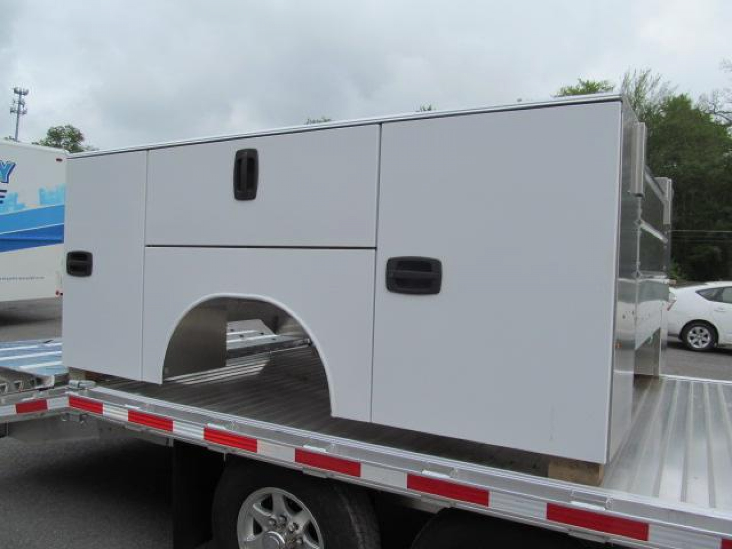 New EBY Renegade Service Body 9 X 96