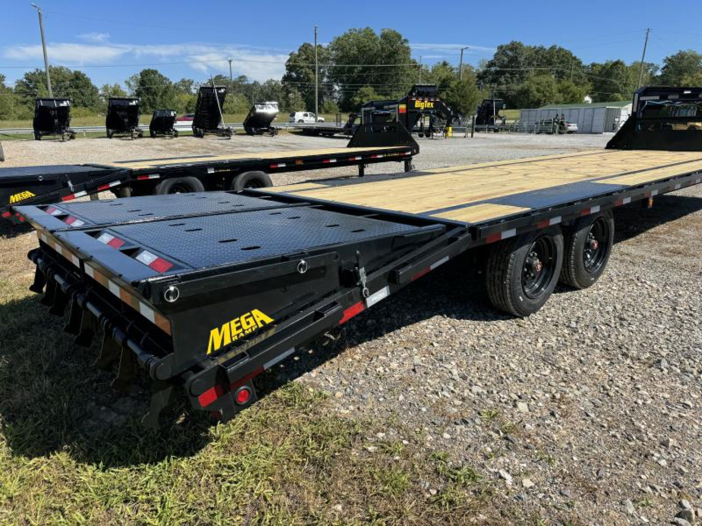 New 2026 Big Tex 16GN-20+5 Flatbed Trailer, MEGA RAMPS, DUAL JACKS