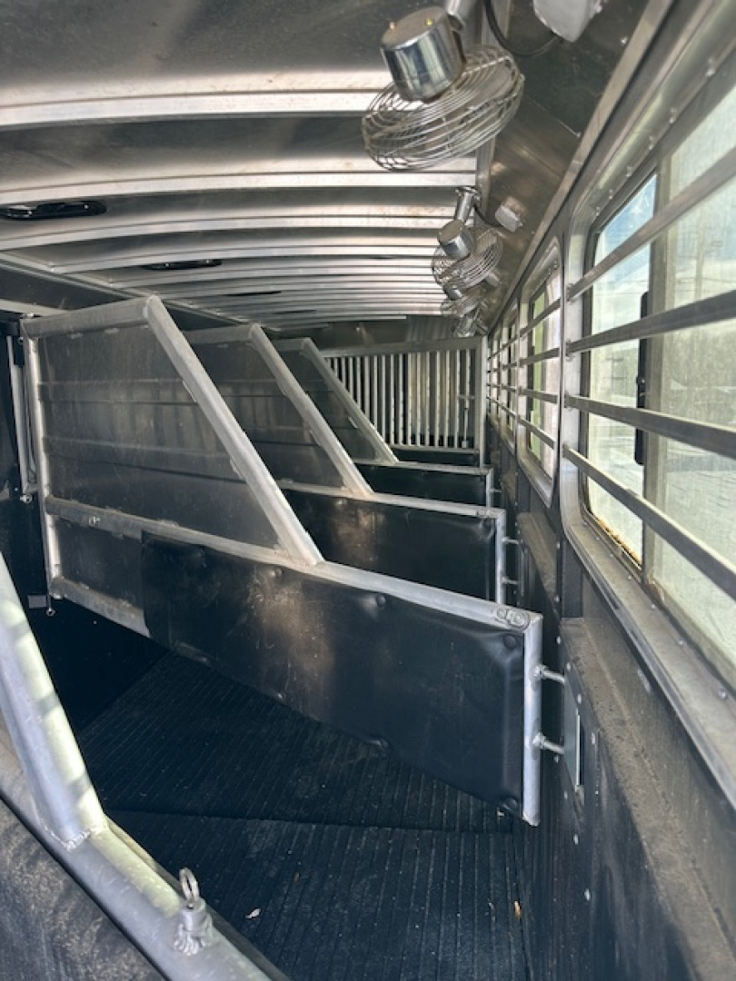 Used 2024 Logan Coach Bullseye XL 6 Horse Slant