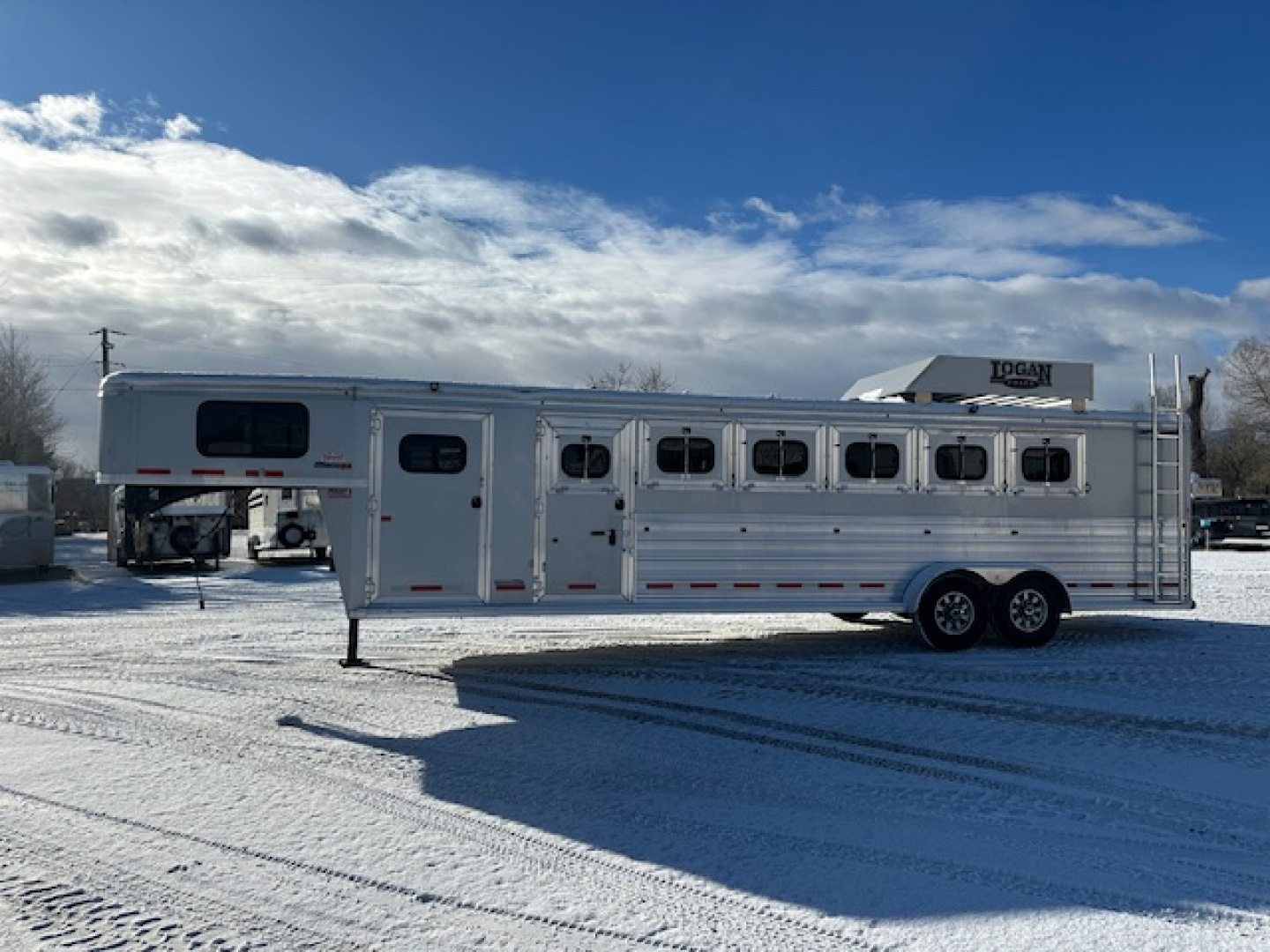 Used 2024 Logan Coach Bullseye XL 6 Horse Slant