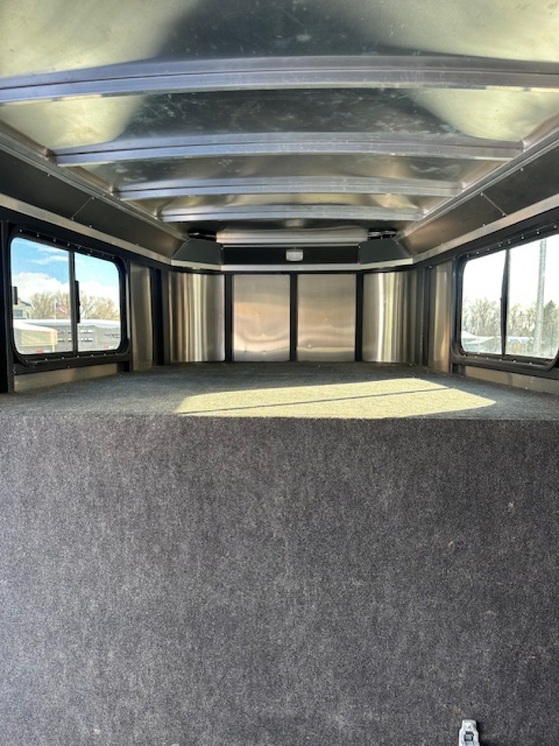 Used 2024 Logan Coach Bullseye XL 6 Horse Slant