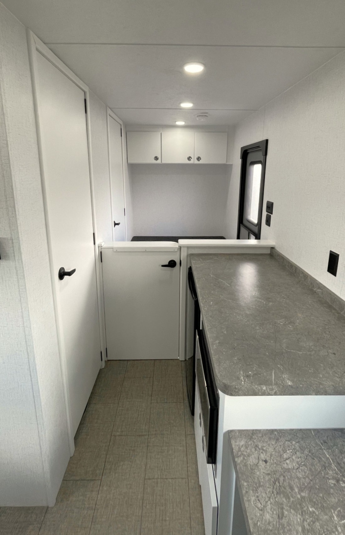 New 20' Office w/ BATH Office Trailer