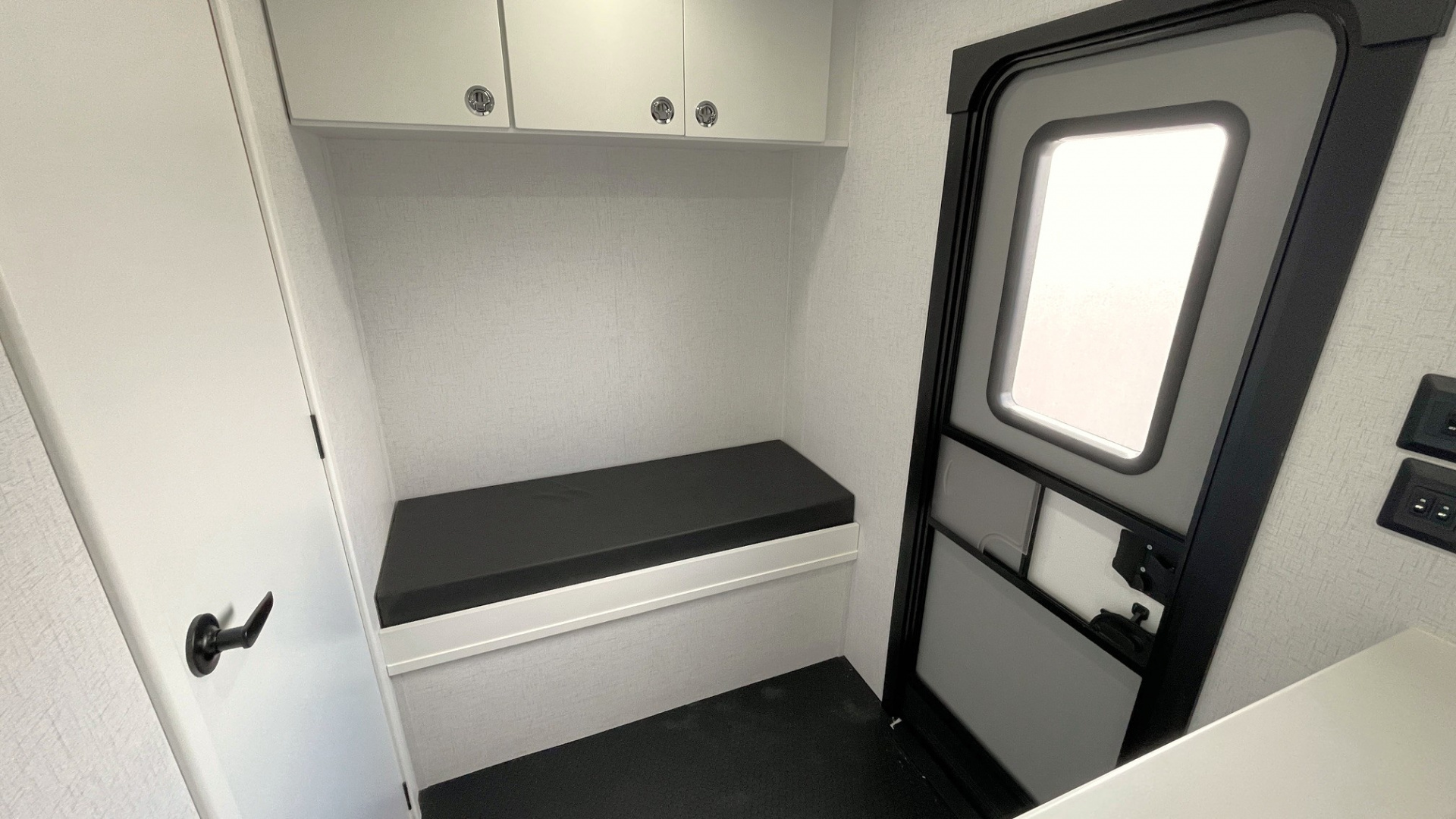 New 20' Office w/ BATH Office Trailer