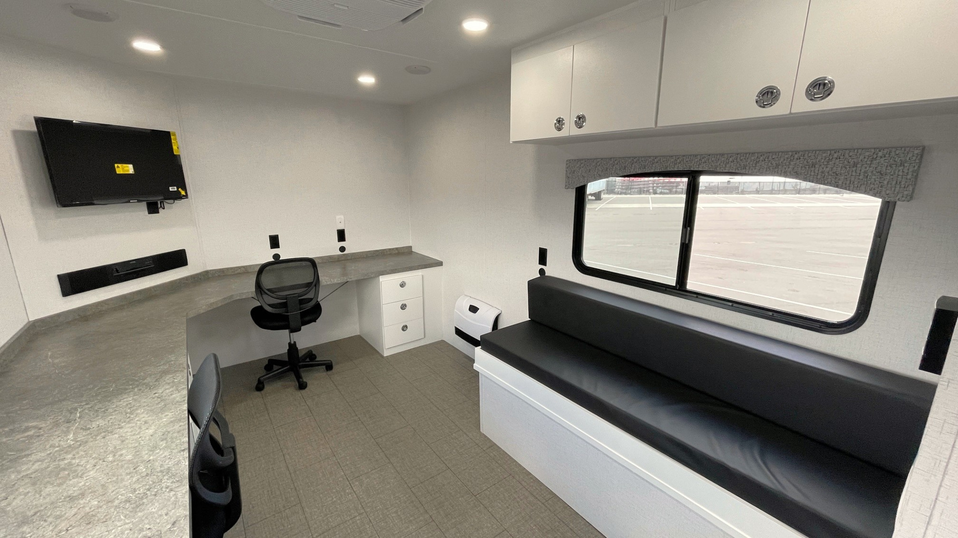 New 20' Office w/ BATH Office Trailer