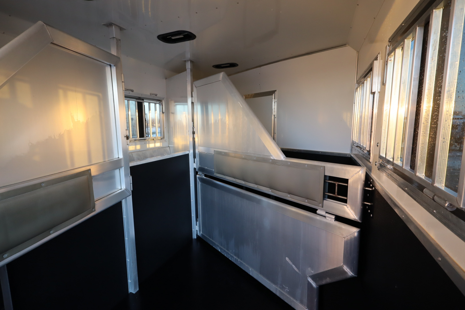 Used 2019 SMC 3 Horse LQ Horse Trailer