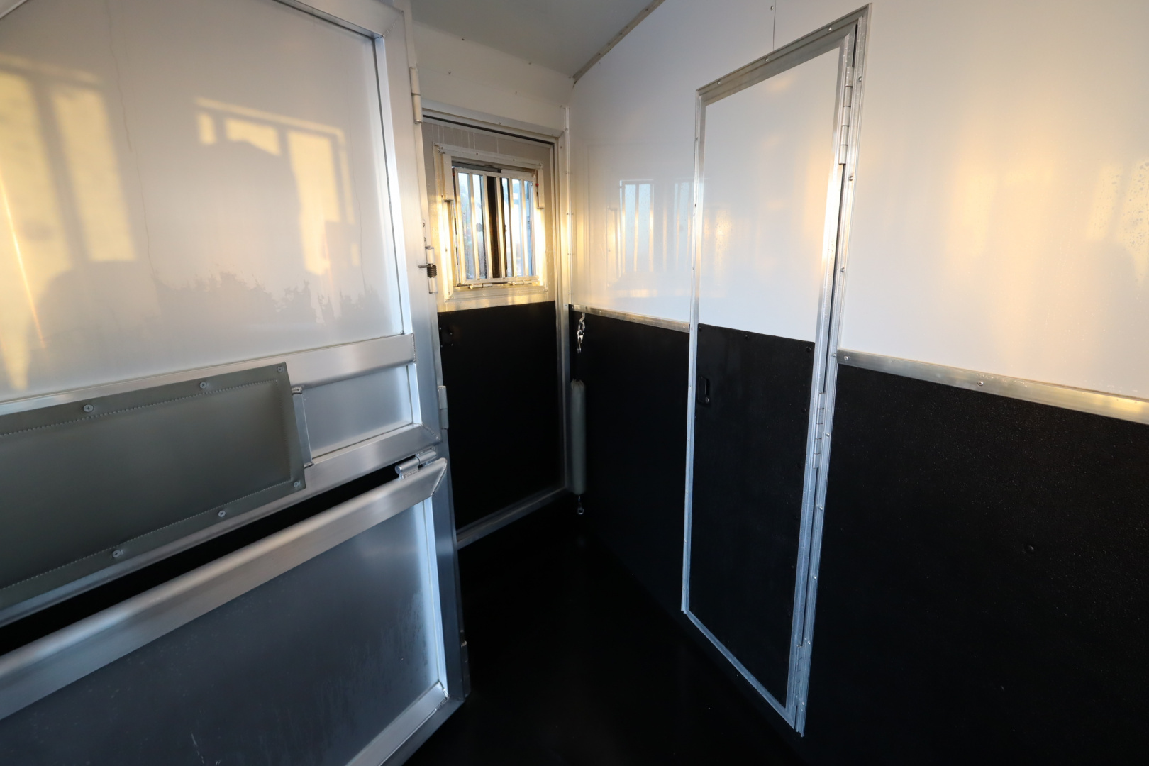 Used 2019 SMC 3 Horse LQ Horse Trailer