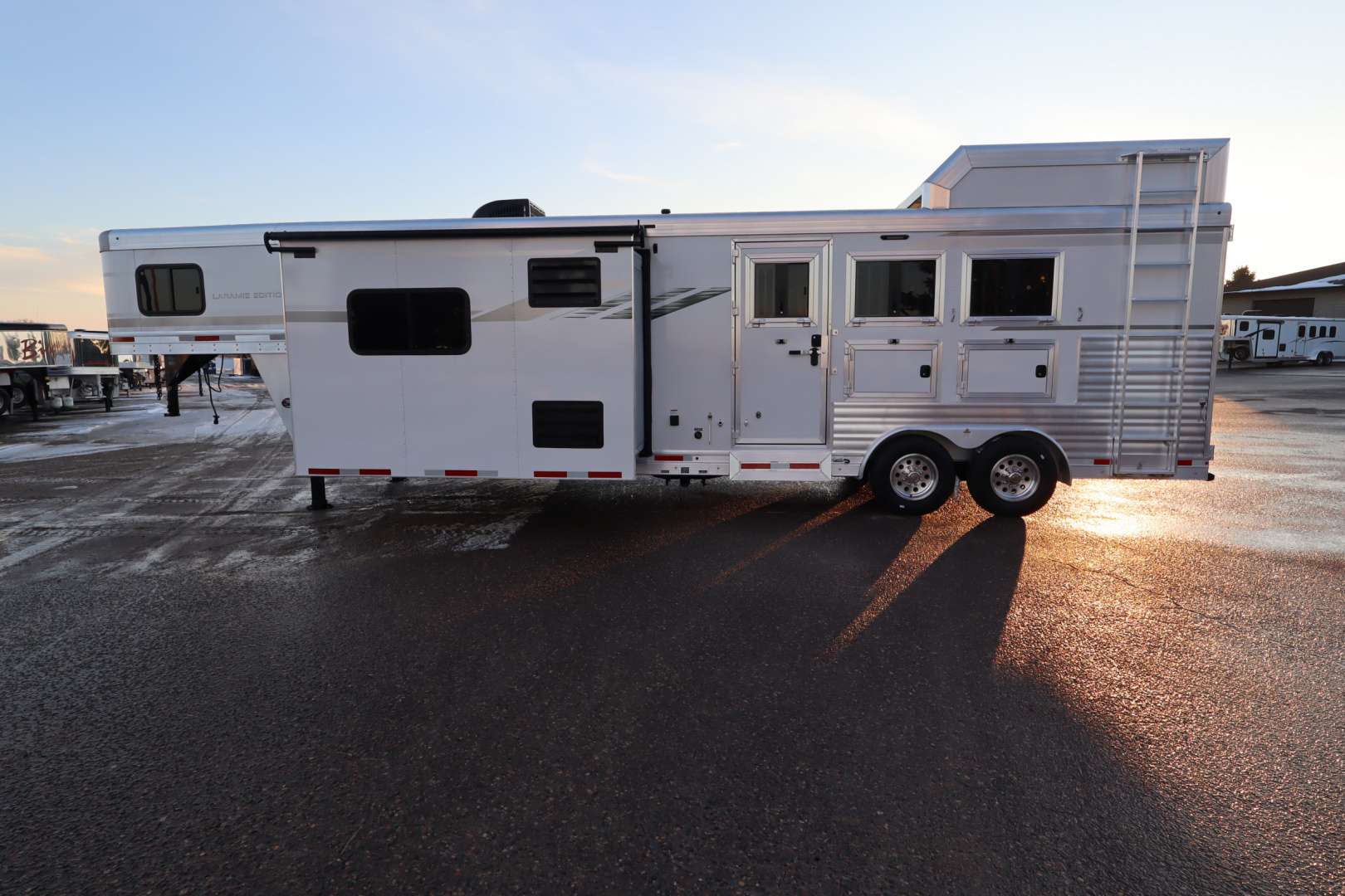 Used 2019 SMC 3 Horse LQ Horse Trailer