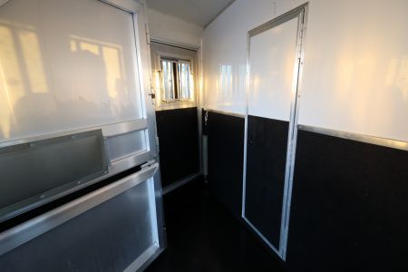 Used 2019 SMC 3 Horse LQ Horse Trailer