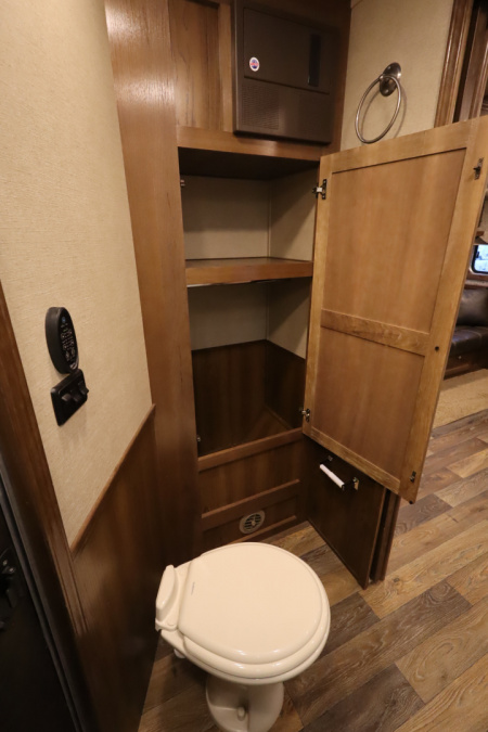 Used 2019 SMC 3 Horse LQ Horse Trailer