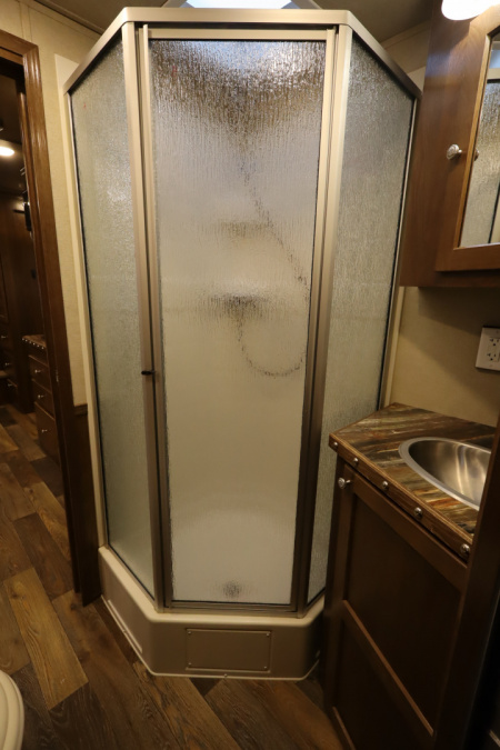 Used 2019 SMC 3 Horse LQ Horse Trailer