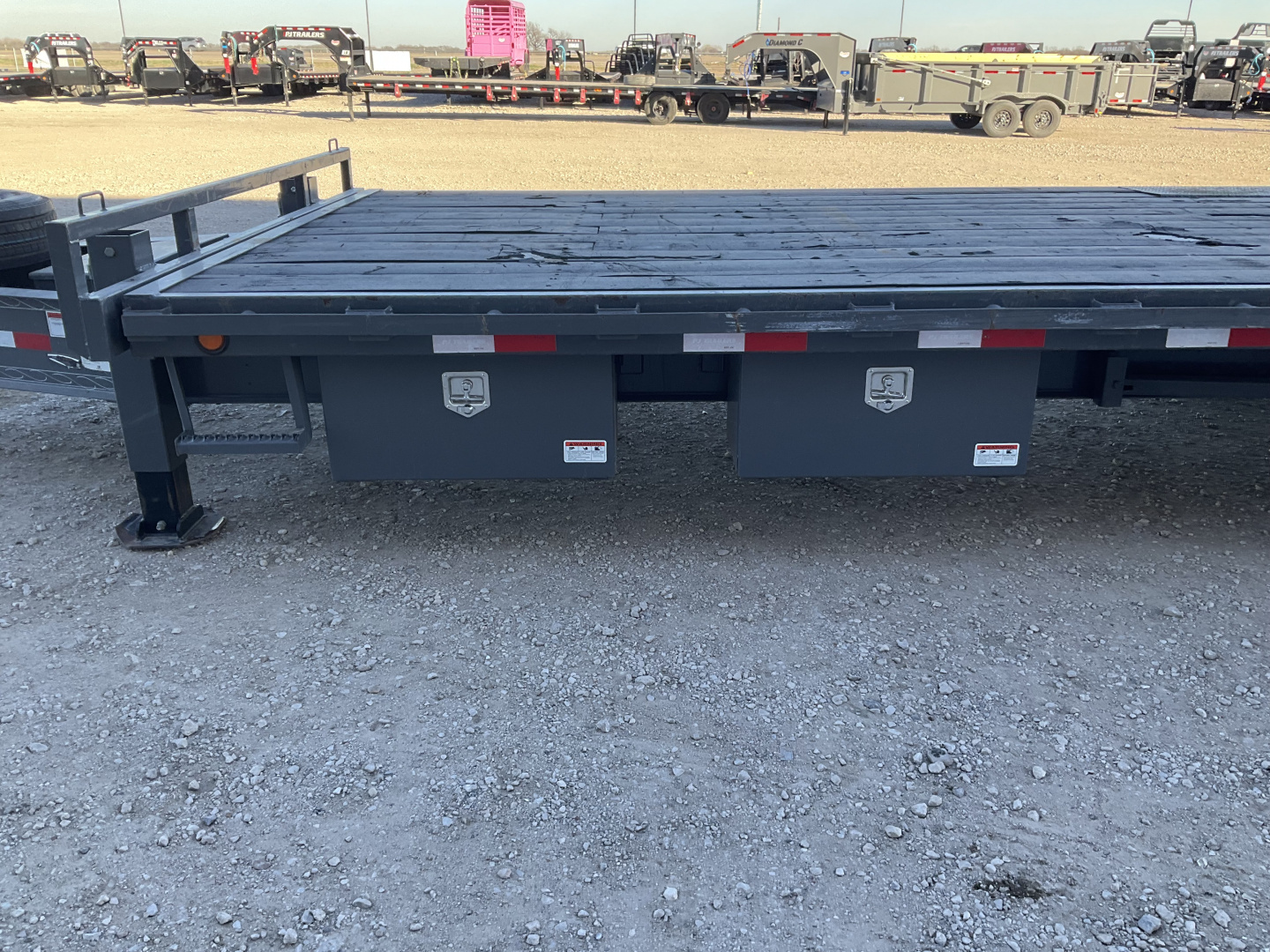 Used 2018 PJ 102"x24' BP Deckover Tilt- T9
