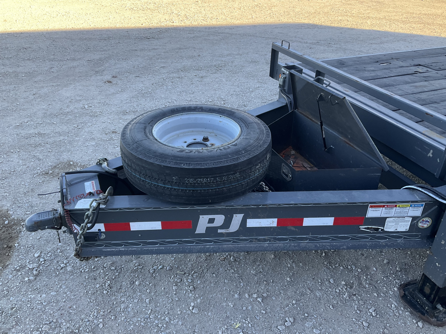 Used 2018 PJ 102"x24' BP Deckover Tilt- T9