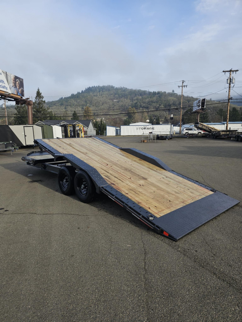 New EQUIPMENT TRAILER 2026 Diamond C HXD207 DRIVE OVER FENDERS 15500 GVWR SPLIT TILT METALLIC GRAY