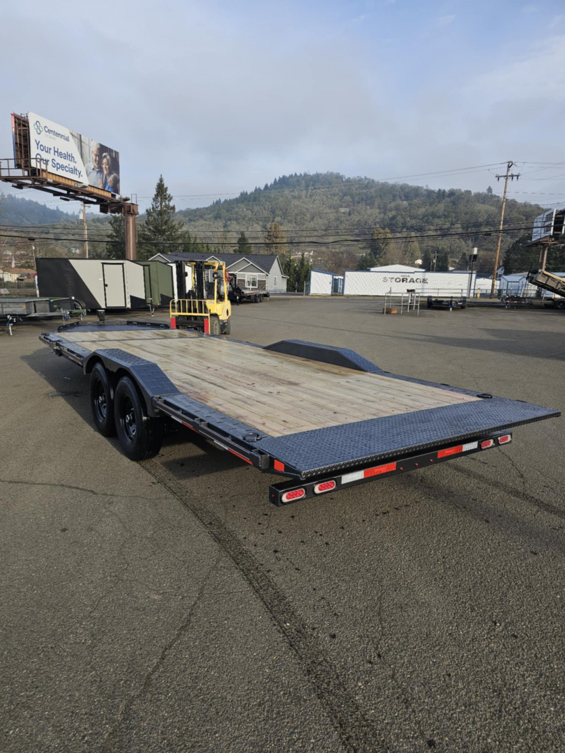 New EQUIPMENT TRAILER 2026 Diamond C HXD207 DRIVE OVER FENDERS 15500 GVWR SPLIT TILT METALLIC GRAY
