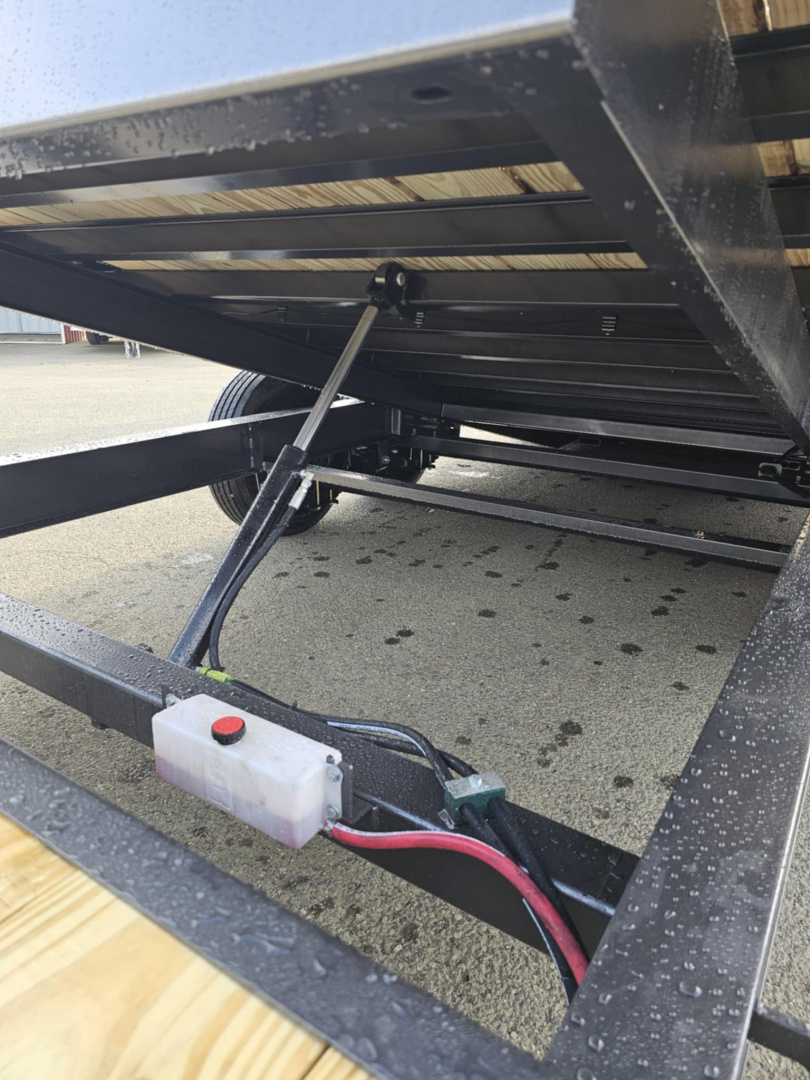 New EQUIPMENT TRAILER 2026 Diamond C HXD207 DRIVE OVER FENDERS 15500 GVWR SPLIT TILT METALLIC GRAY