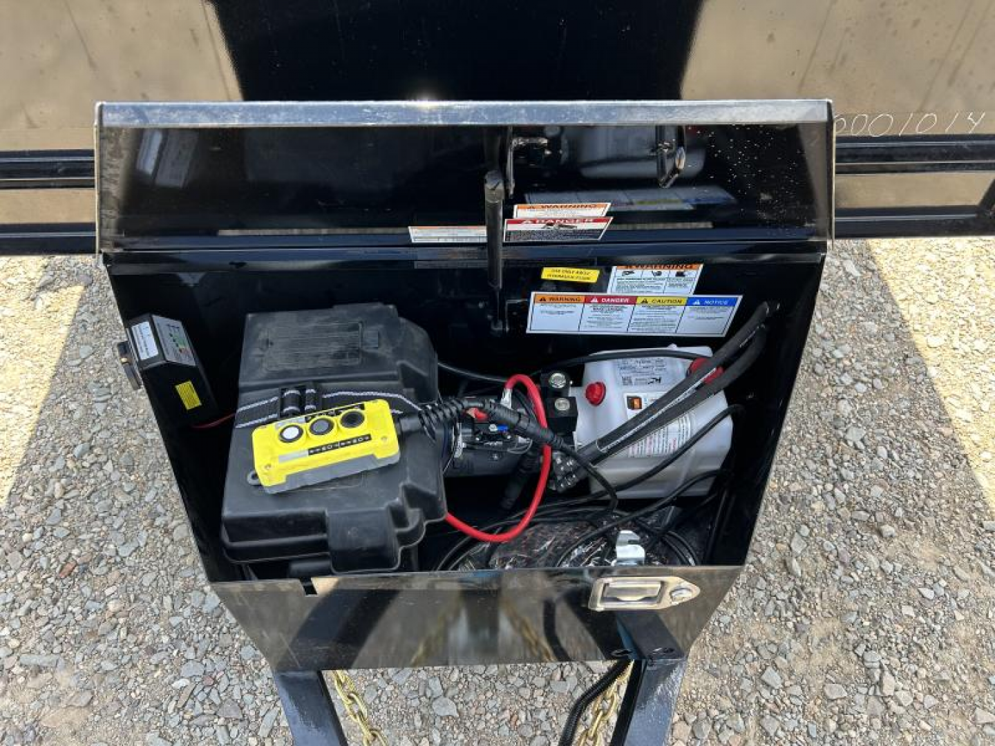 New 2026 PJ 83"x14' BP Tandem Axle Dump w/ 24" Sides – D7