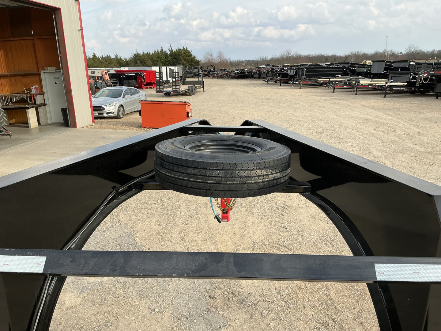 New 2026 PJ 102"x40' GN Low-Pro Flatbed w/ Singles - LS