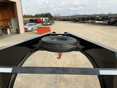 New 2026 PJ 102"x40' GN Low-Pro Flatbed w/ Singles - LS