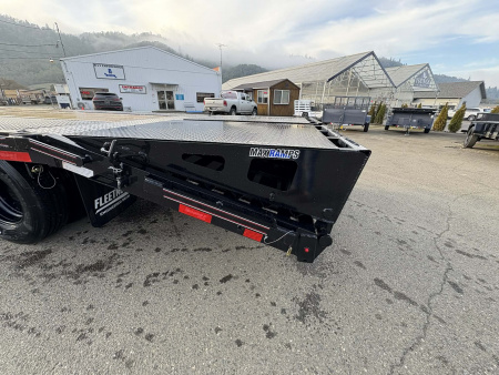 New EQUIPMENT TRAILER 2026 Diamond C FMAX210 25000 GVRW 25' X 102" FLATBED GOOSENECK ONYX BLACK