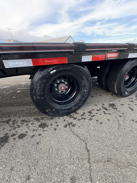 New EQUIPMENT TRAILER 2026 Diamond C FMAX210 25000 GVRW 25' X 102" FLATBED GOOSENECK ONYX BLACK