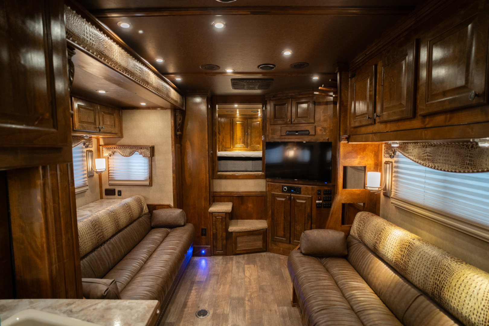 Used 2019 Bloomer 4 Horse Gooseneck Outlaw Living Quarters '19 Horse Trailer