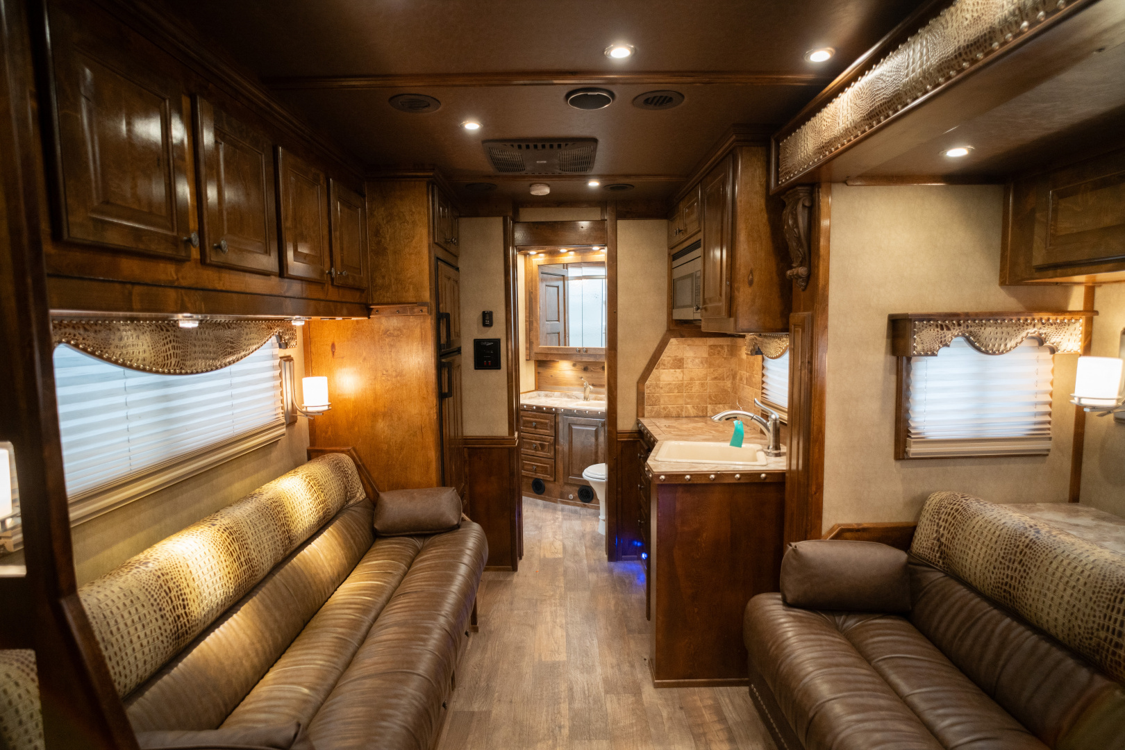 Used 2019 Bloomer 4 Horse Gooseneck Outlaw Living Quarters '19 Horse Trailer