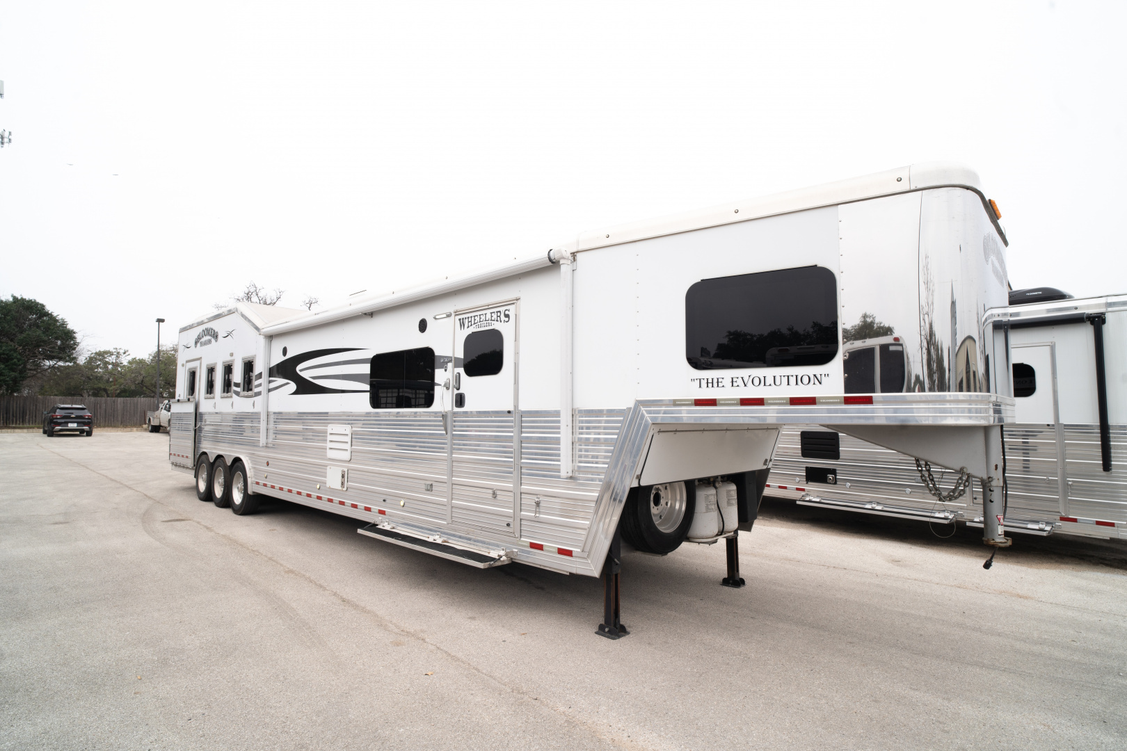 Used 2019 Bloomer 4 Horse Gooseneck Outlaw Living Quarters '19 Horse Trailer