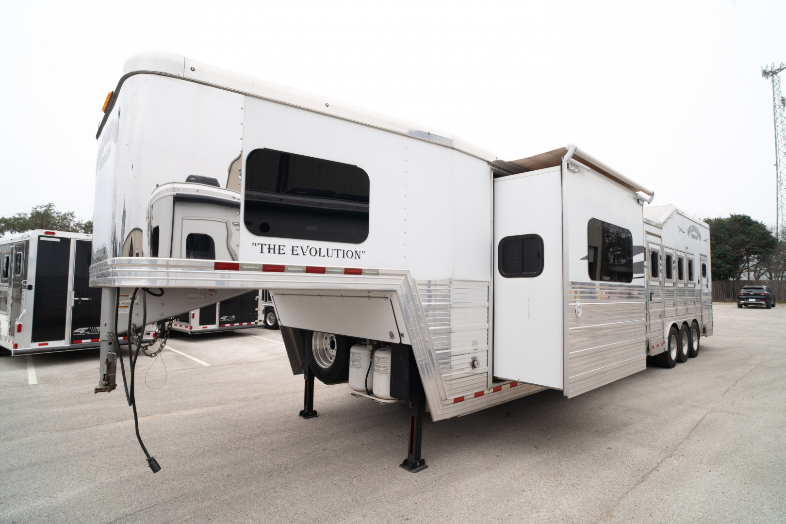 Used 2019 Bloomer 4 Horse Gooseneck Outlaw Living Quarters '19 Horse Trailer