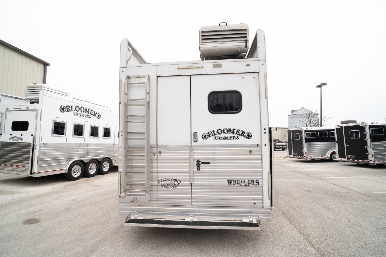 Used 2019 Bloomer 4 Horse Gooseneck Outlaw Living Quarters '19 Horse Trailer