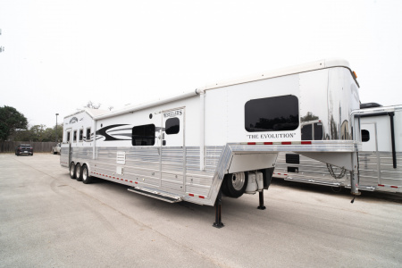Used 2019 Bloomer 4 Horse Gooseneck Outlaw Living Quarters '19 Horse Trailer