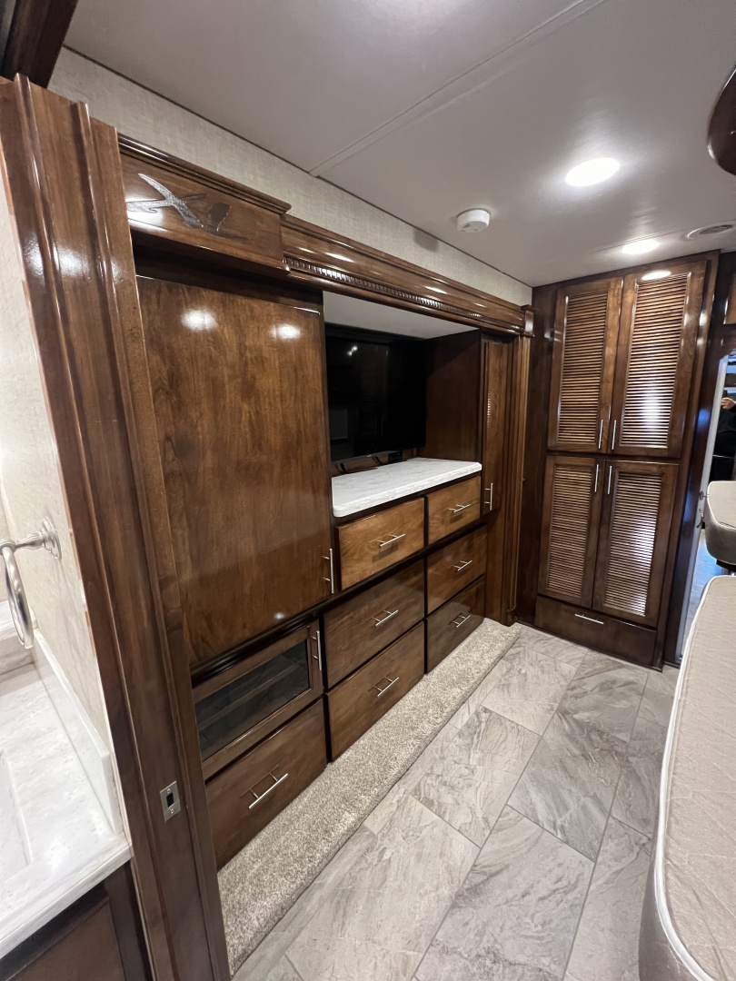 Used 2018 Renegade XL 45’ Tandem Axle Motorcoach