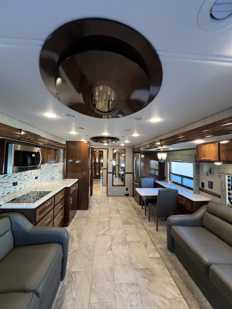 Used 2018 Renegade XL 45’ Tandem Axle Motorcoach