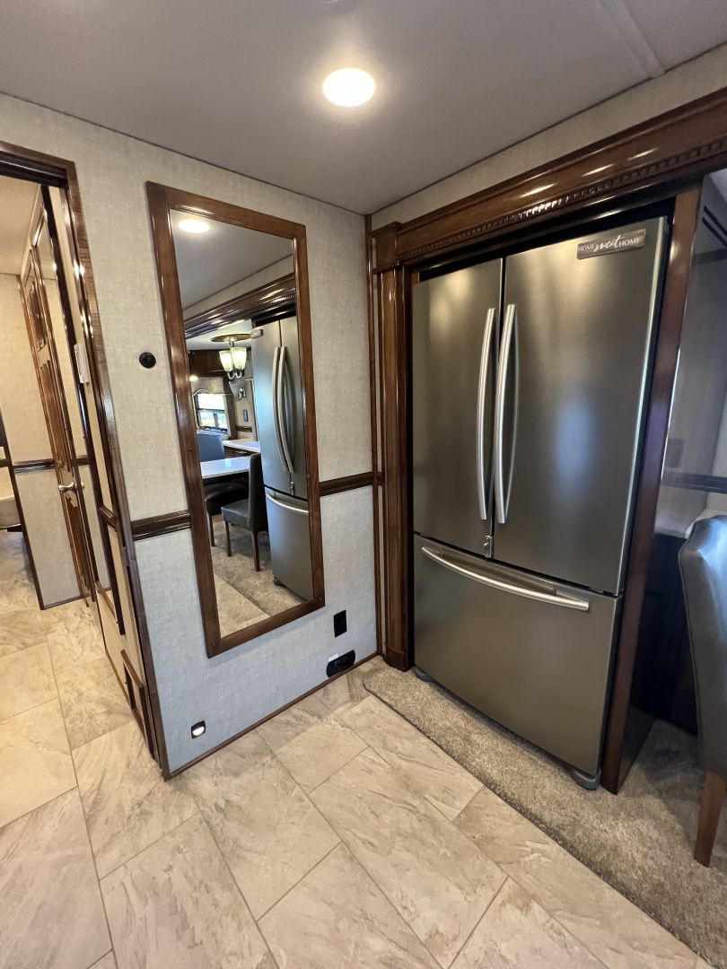 Used 2018 Renegade XL 45’ Tandem Axle Motorcoach