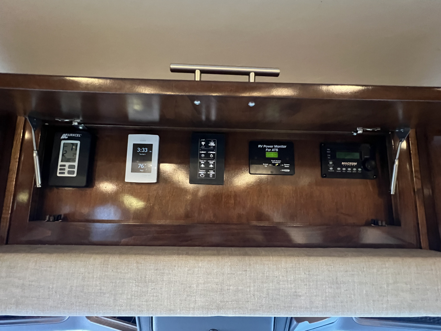 Used 2018 Renegade XL 45’ Tandem Axle Motorcoach