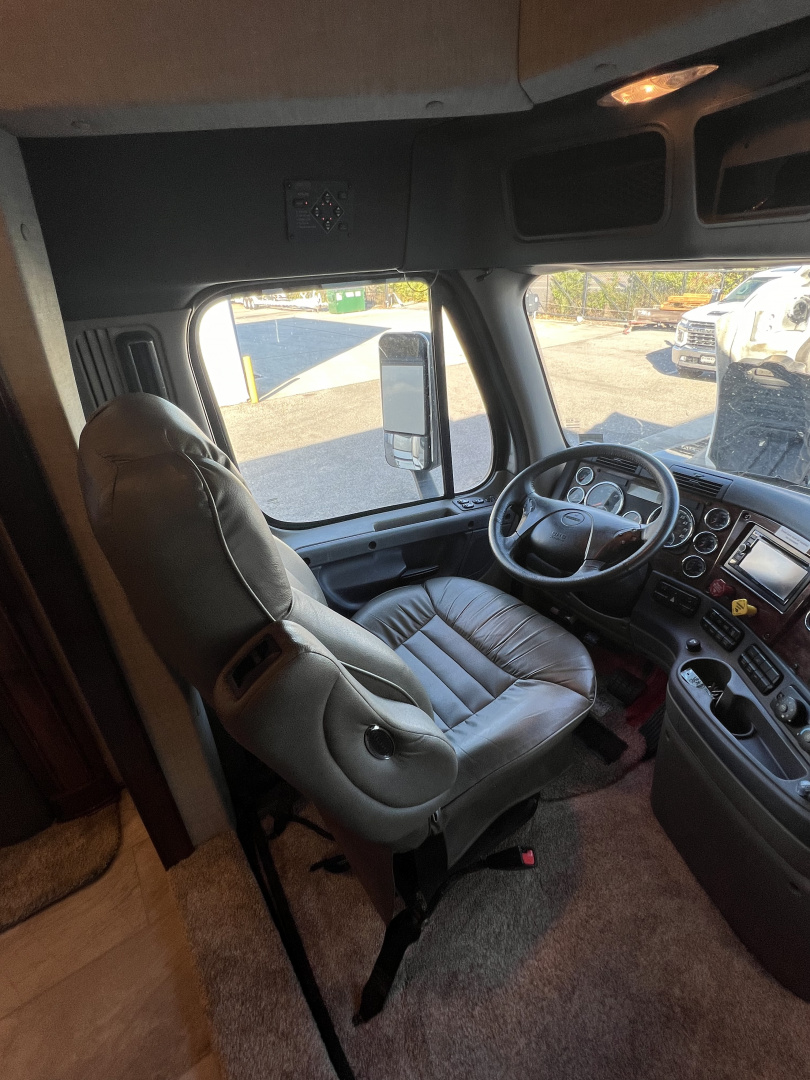 Used 2018 Renegade XL 45’ Tandem Axle Motorcoach
