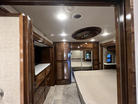 Used 2018 Renegade XL 45’ Tandem Axle Motorcoach