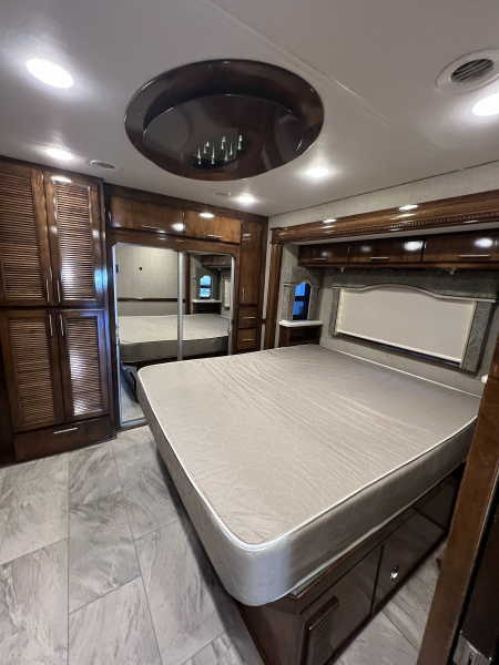 Used 2018 Renegade XL 45’ Tandem Axle Motorcoach