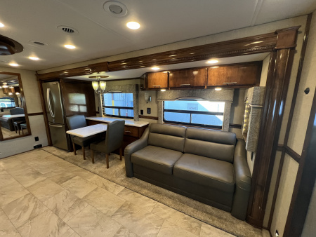 Used 2018 Renegade XL 45’ Tandem Axle Motorcoach
