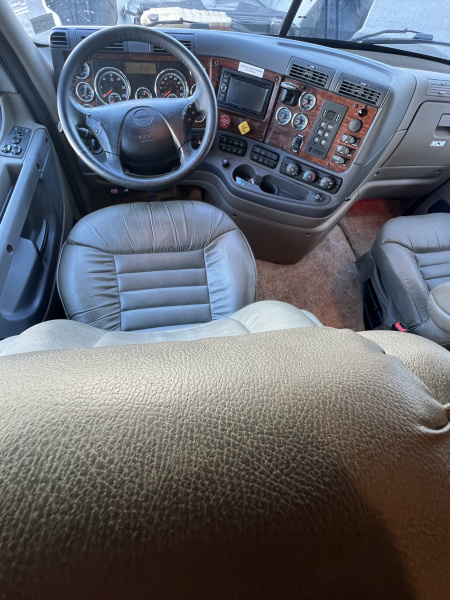 Used 2018 Renegade XL 45’ Tandem Axle Motorcoach