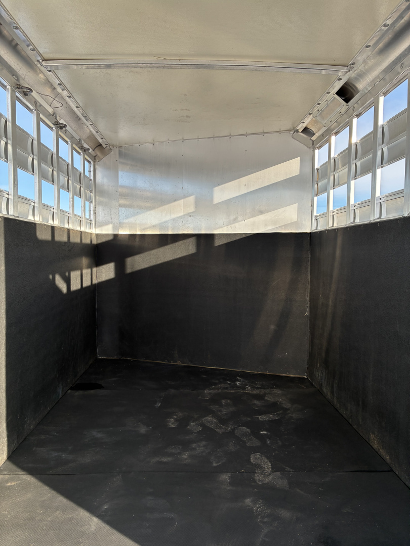 Used 2015 Hart Trailer Short Go Horse Trailer