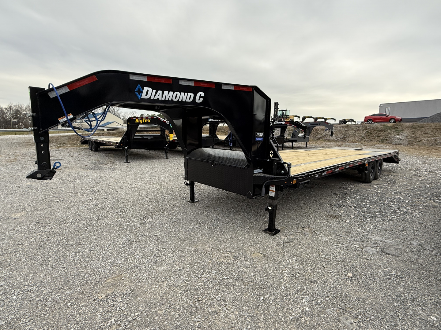 New 2026 Diamond C FMAX 207 Flatbed 28’ Trailer, MAX RAMPS, DUAL JACKS